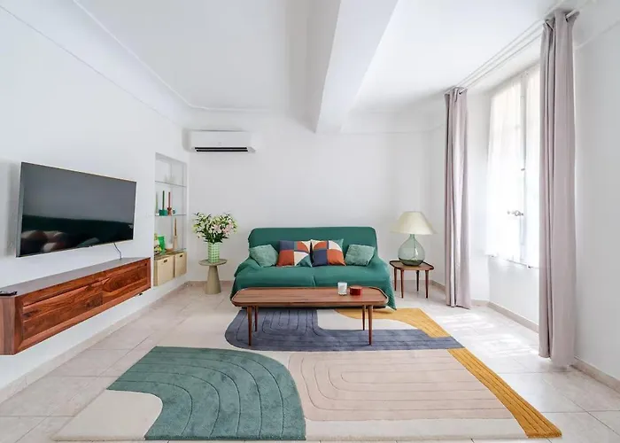 Le Bernardin - T2 Dans Le Vieil Daire *